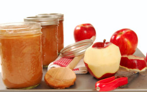 Easy homemade applesauce recipe image