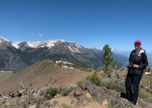 oregon adventure mt. howard summit Oregon Travel Wallowa Valley 7 Incredible Things to do in Oregon's Scenic Wallowa Valley will give you some fabulous ideas for essential stops if you ever visit this scenic location. Oregon has many beautiful travel destinations. Here you can go boating on Wallowa Lake, ride a tram to a mountaintop, ride horses, play mini-golf, drive go-karts and more. Add this road trip to your bucket list! #travel #traveltips #familyfun #oregon #pacificnorthwest #oregontravel #beautifulplaces #roadtrips #oregonliving #thingstodoinoregon