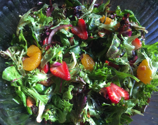 Berry Tossed Salad with Mandarin Oranges - Fluxing Well