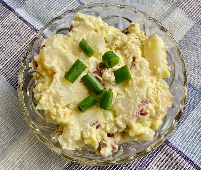 Easy Potato Salad Recipe garnish