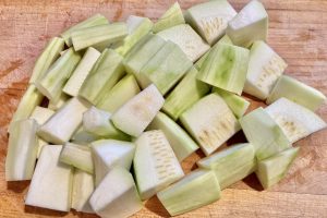 raw pieces of zucchini