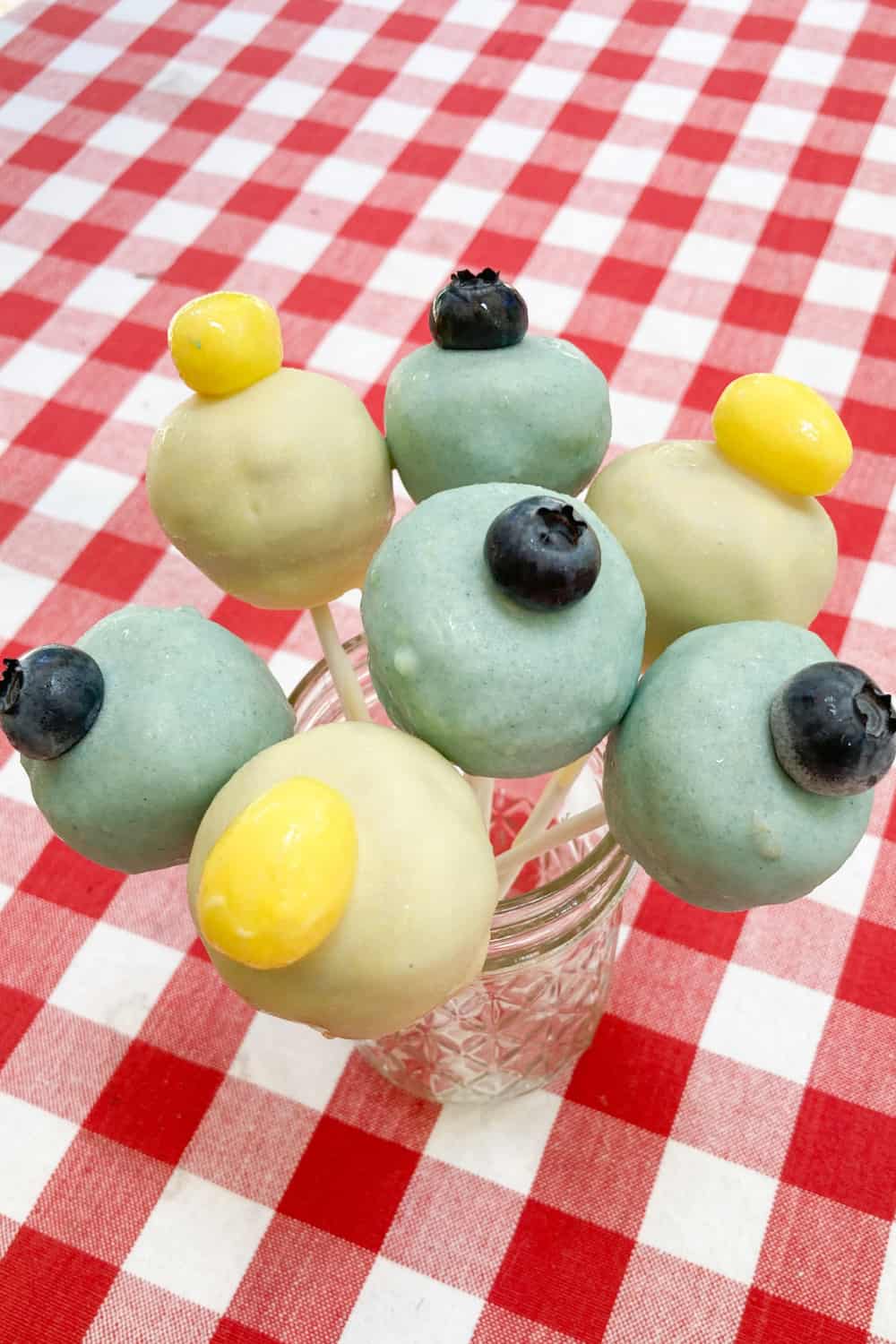 how to make cake pops from leftover cake with and without frosting lemon and blueberry cake pops