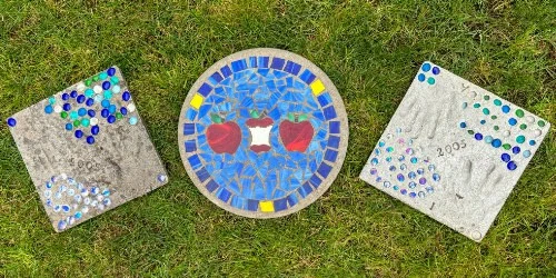 DIY Garden stepping stones mosaic and imprinted stepping stones