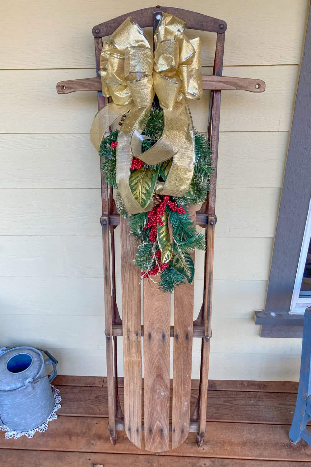 easy DIY Christmas decorations sled