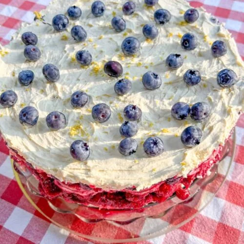 lemon berry mascarpone cake finished