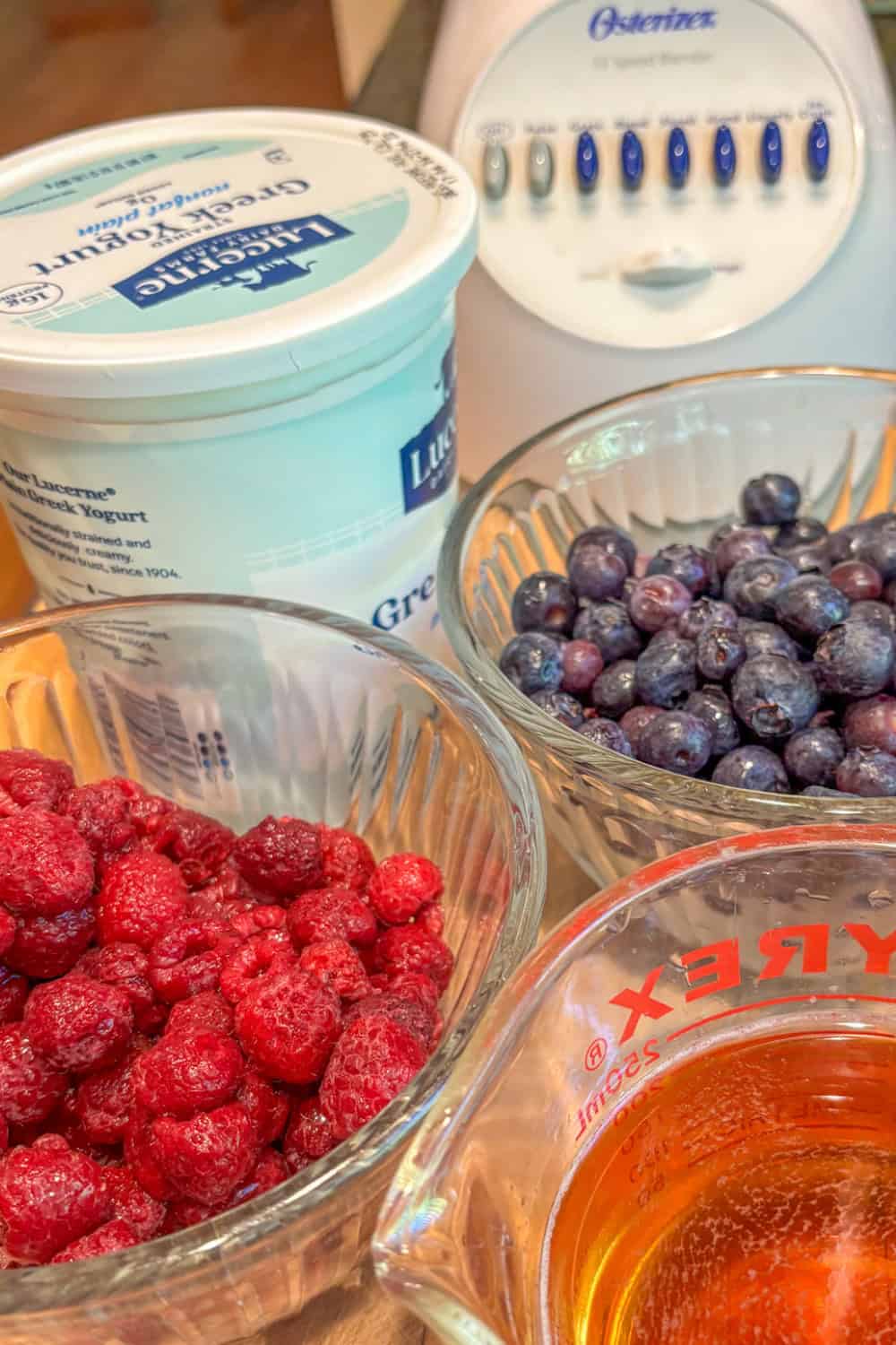 raspberry blueberry smoothie ingredients